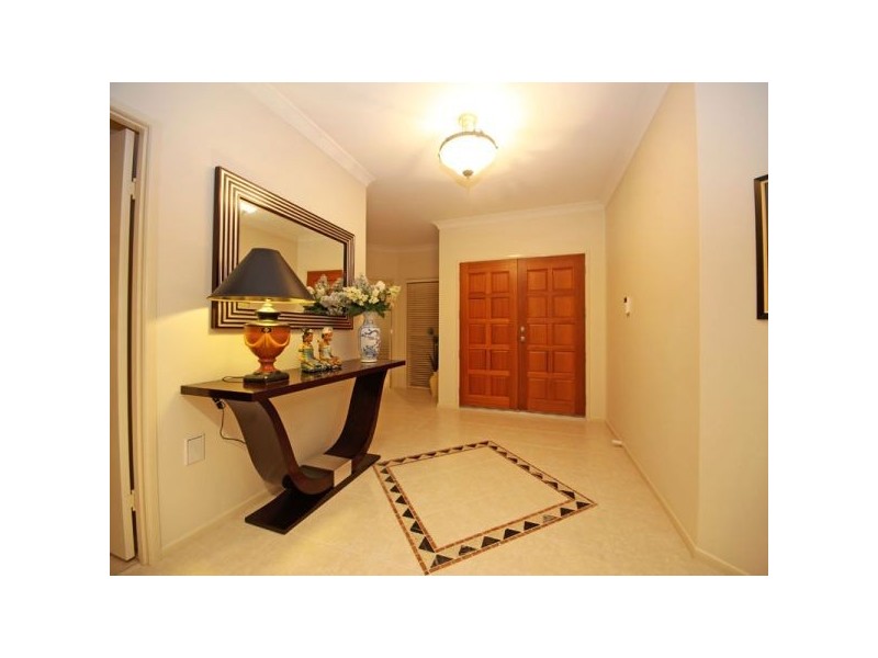 10 Volunteer Street, Newport QLD 4020