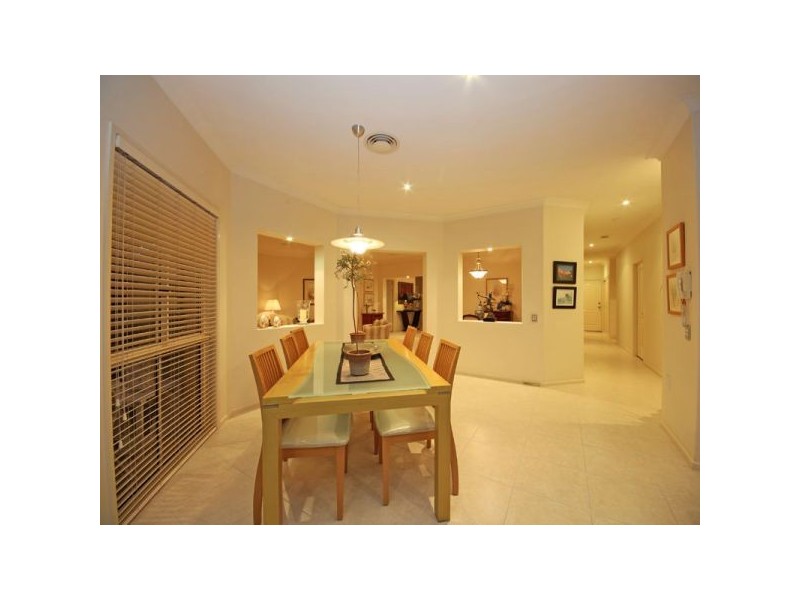 10 Volunteer Street, Newport QLD 4020