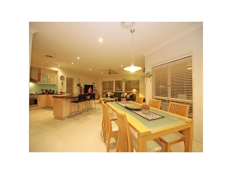 10 Volunteer Street, Newport QLD 4020