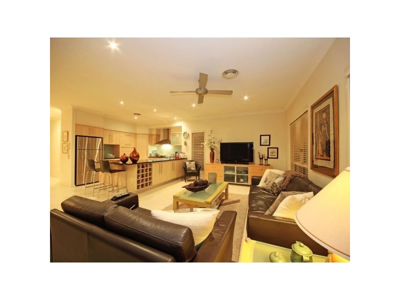 10 Volunteer Street, Newport QLD 4020