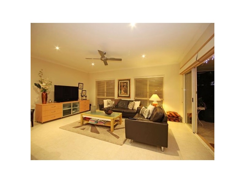 10 Volunteer Street, Newport QLD 4020