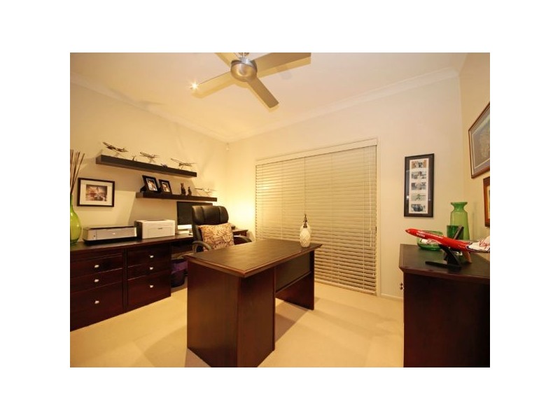 10 Volunteer Street, Newport QLD 4020