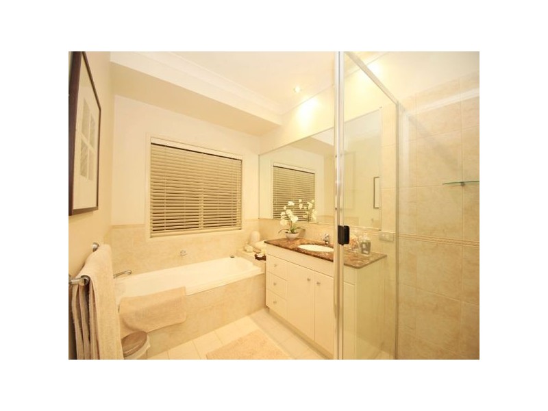 10 Volunteer Street, Newport QLD 4020