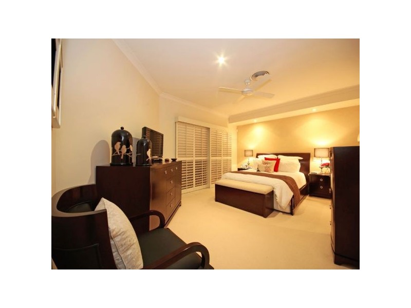 10 Volunteer Street, Newport QLD 4020