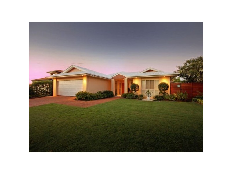 10 Volunteer Street, Newport QLD 4020