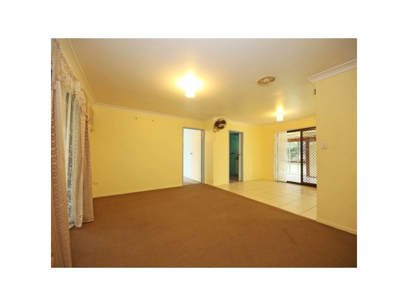 4 Oxford Street, Rothwell QLD 4022