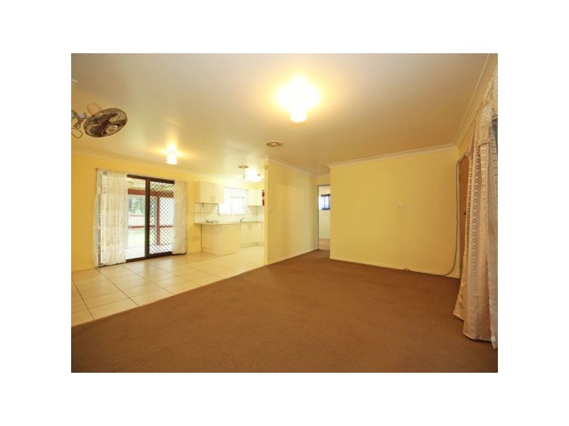 4 Oxford Street, Rothwell QLD 4022