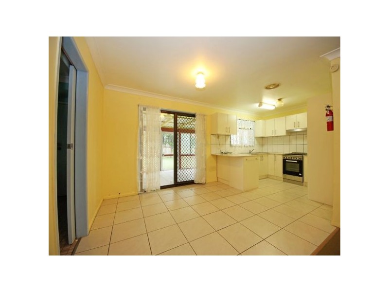4 Oxford Street, Rothwell QLD 4022