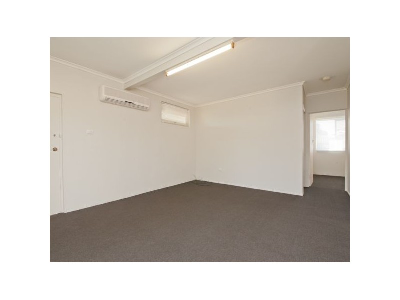 1/4 Longland Street, Redcliffe QLD 4020