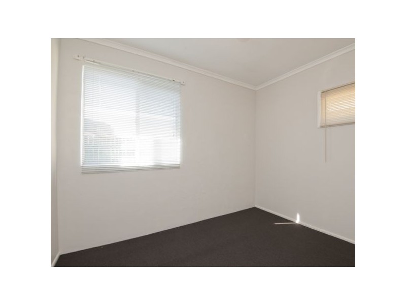 1/4 Longland Street, Redcliffe QLD 4020