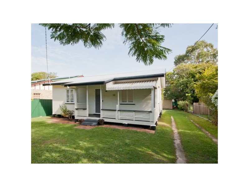 10 Ashmole Road, Redcliffe QLD 4020