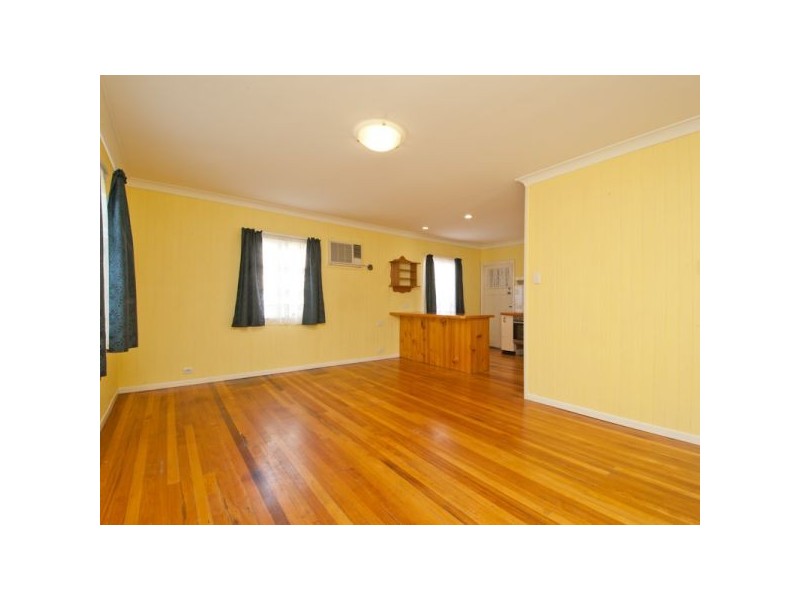 10 Ashmole Road, Redcliffe QLD 4020