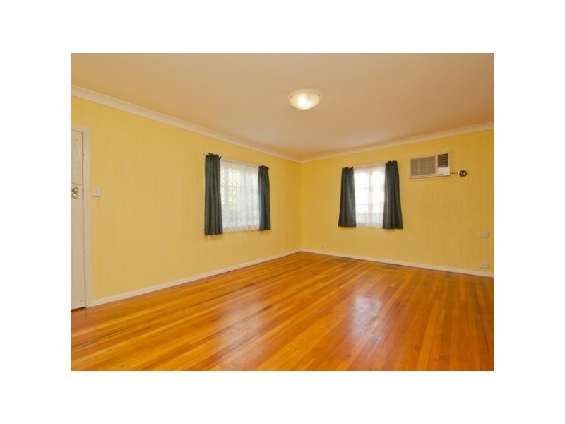 10 Ashmole Road, Redcliffe QLD 4020