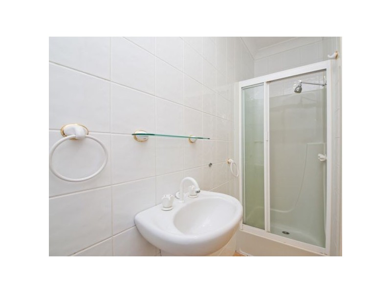 10 Ashmole Road, Redcliffe QLD 4020