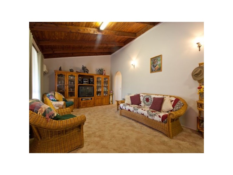 2 Bottle-Brush Court, Kallangur QLD 4503