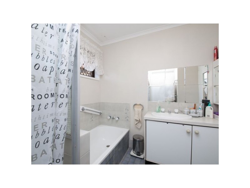 2 Bottle-Brush Court, Kallangur QLD 4503