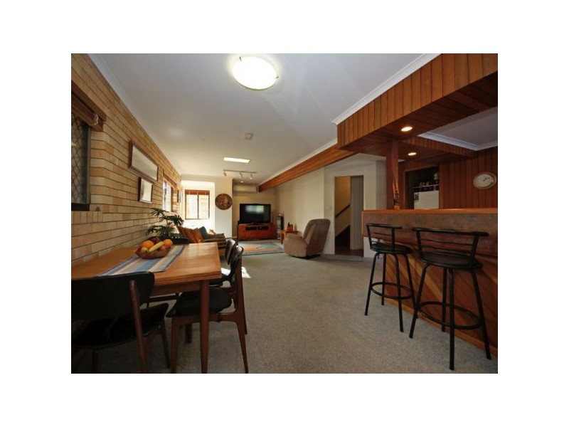 67 Sunnyside Road, Newport QLD 4020