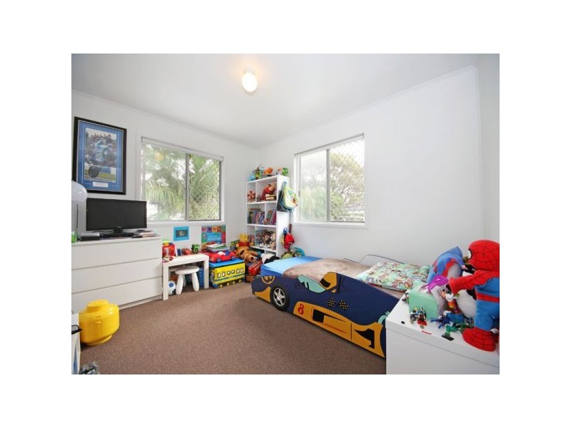 23 Mclennan St, Woody Point QLD 4019