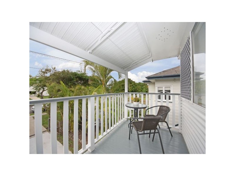 23 Mclennan St, Woody Point QLD 4019