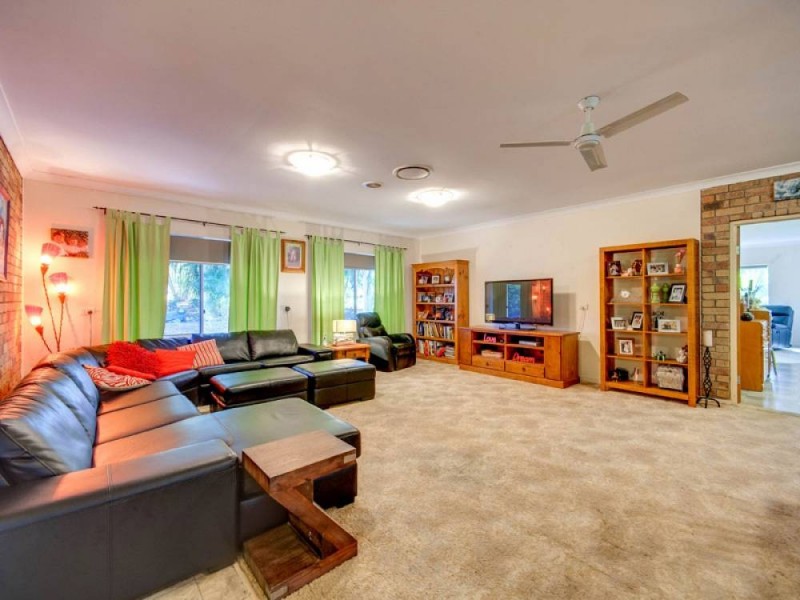 11 Byrnes Rd N, Joyner QLD 4500