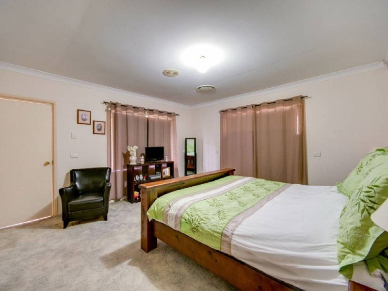 11 Byrnes Rd N, Joyner QLD 4500