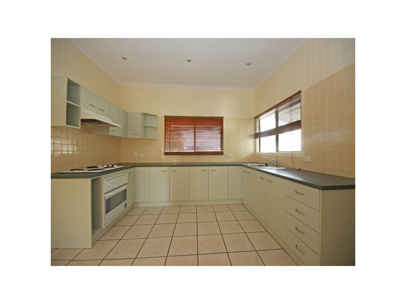 1 Mclennan St, Woody Point QLD 4019