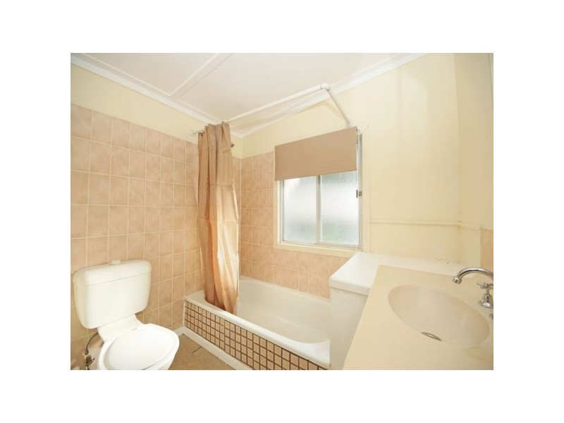 1 Mclennan St, Woody Point QLD 4019