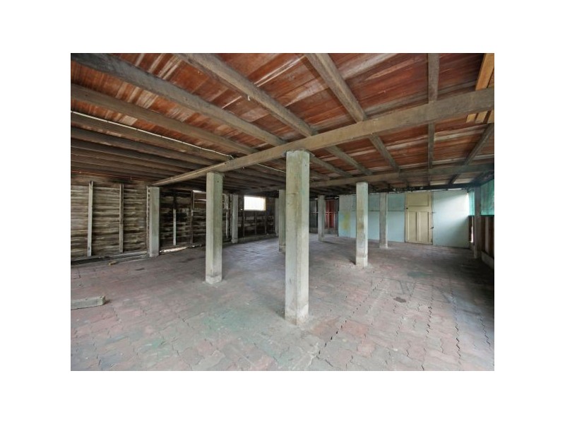 1 Mclennan St, Woody Point QLD 4019