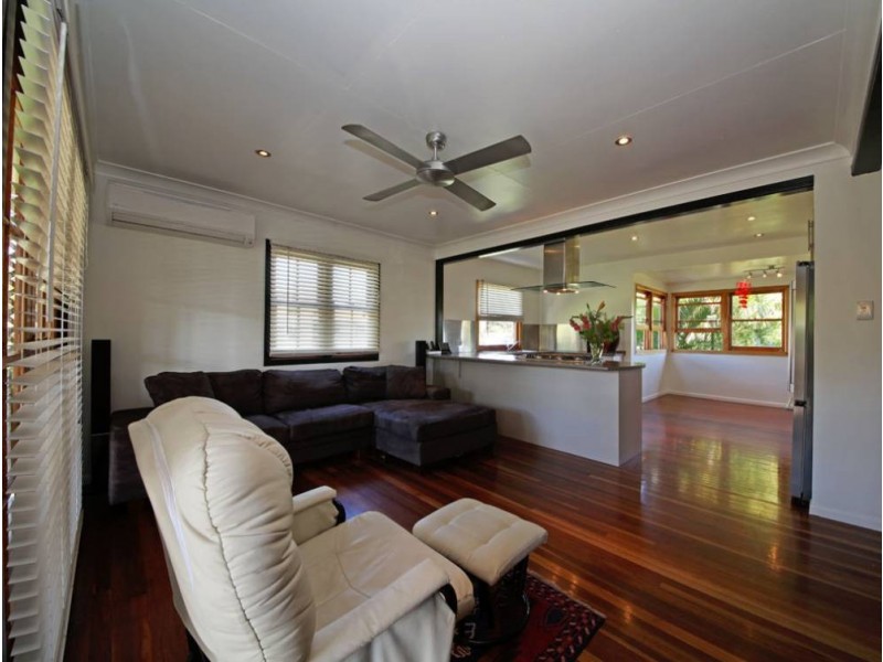 12 Alice Street, Clontarf QLD 4019