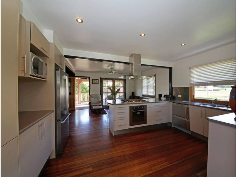12 Alice Street, Clontarf QLD 4019