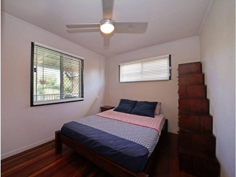 12 Alice Street, Clontarf QLD 4019
