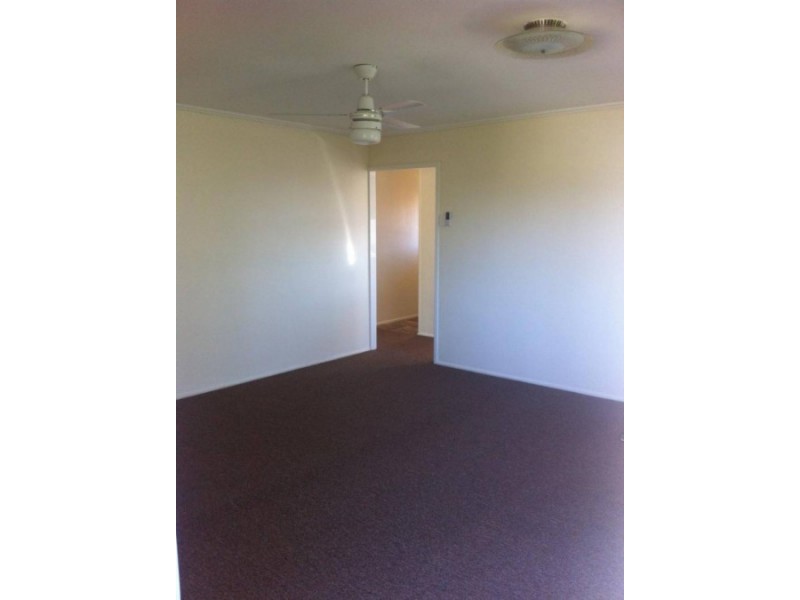 2/4 Rotary Cres, Redcliffe QLD 4020