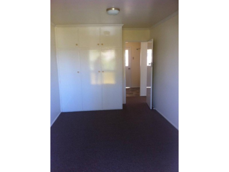 2/4 Rotary Cres, Redcliffe QLD 4020