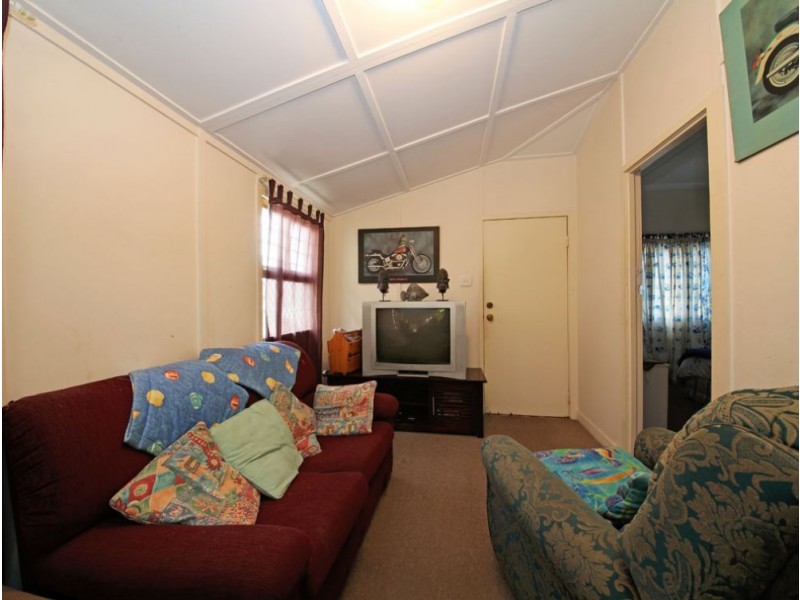6 Keenan Street, Margate QLD 4019
