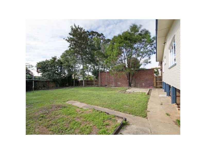 17 Beck Street, Clontarf QLD 4019