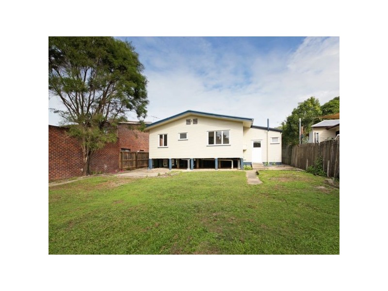 17 Beck Street, Clontarf QLD 4019