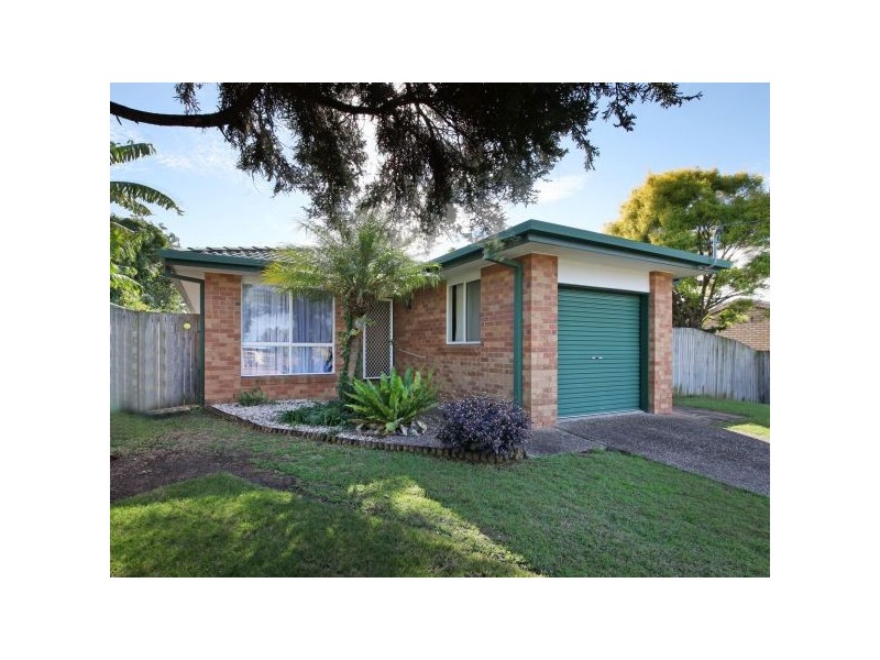 27 Magnolia Street, Margate QLD 4019