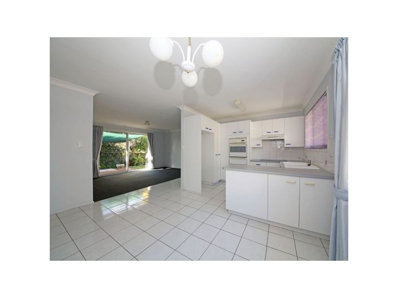 27 Magnolia Street, Margate QLD 4019