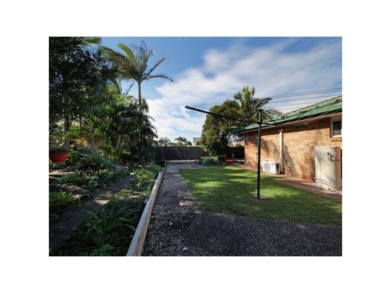 27 Magnolia Street, Margate QLD 4019