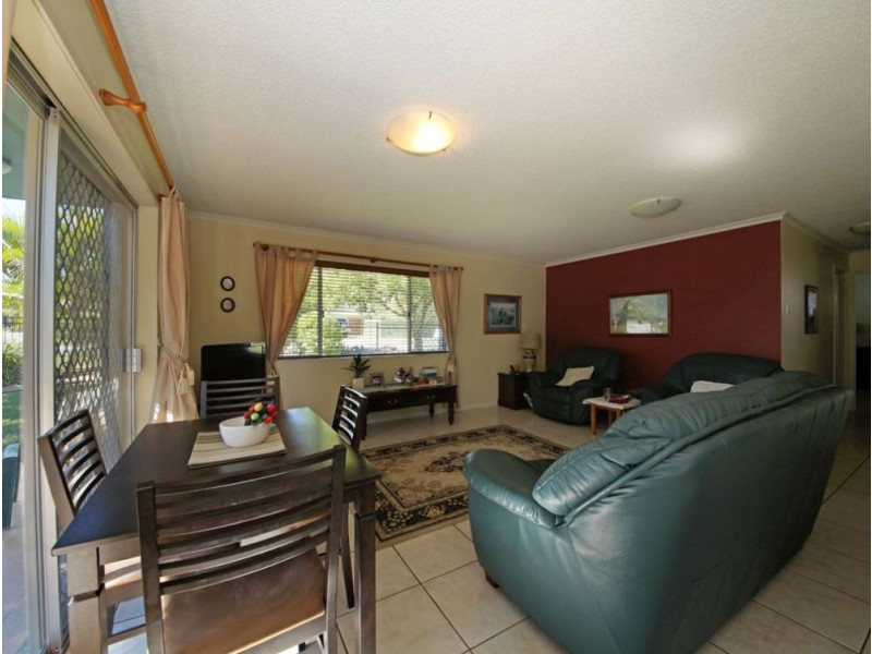 1/17 Bailey Street, Woody Point QLD 4019