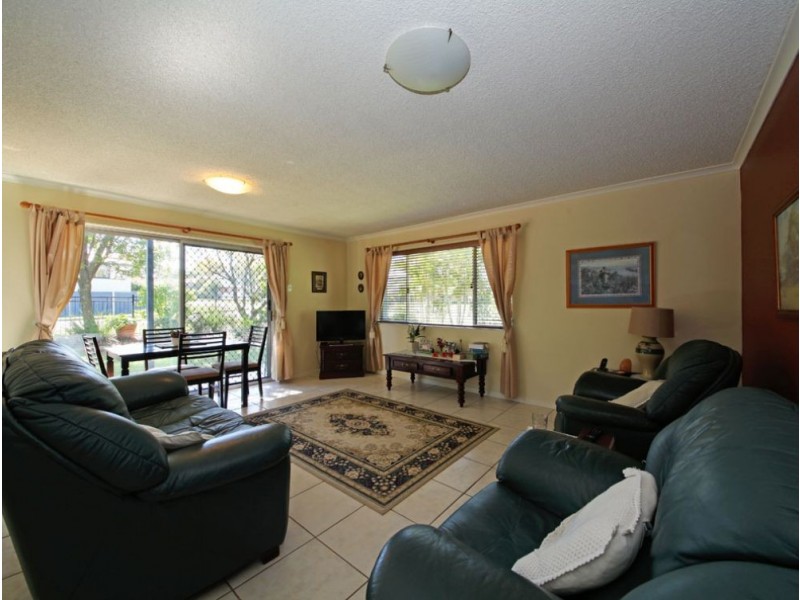 1/17 Bailey Street, Woody Point QLD 4019