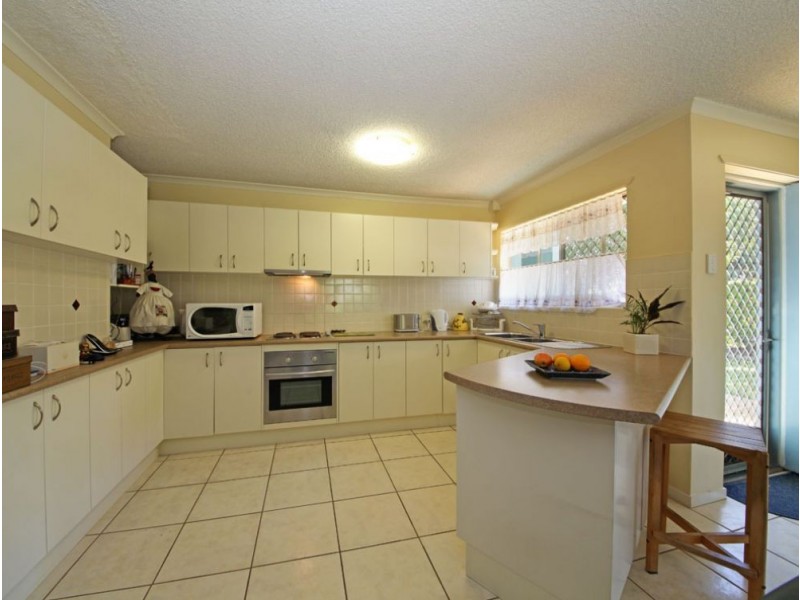 1/17 Bailey Street, Woody Point QLD 4019