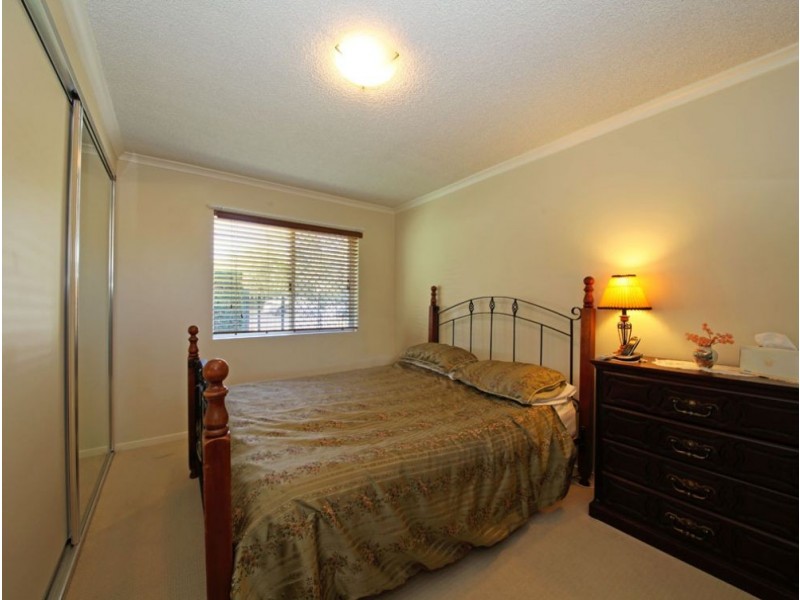 1/17 Bailey Street, Woody Point QLD 4019