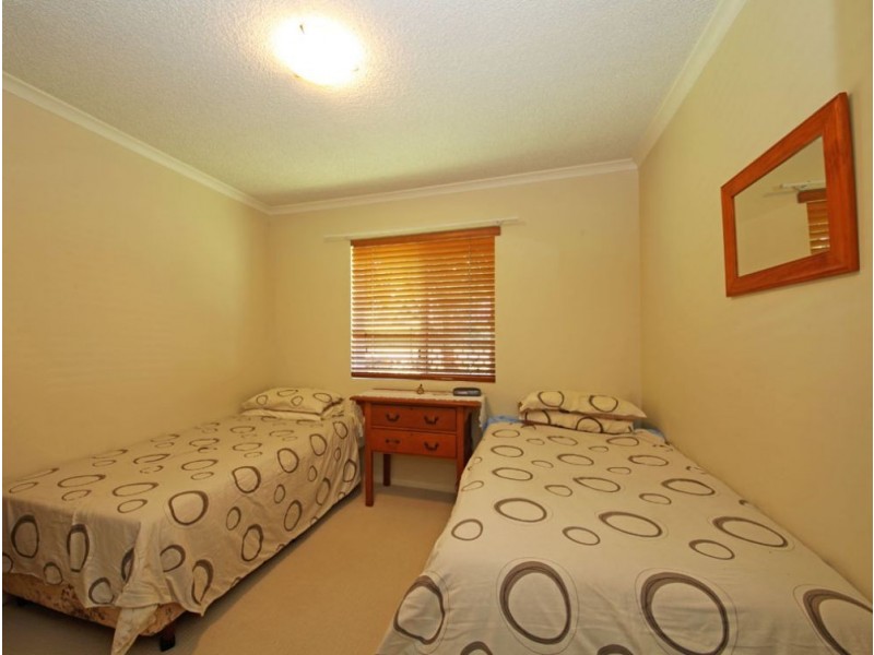 1/17 Bailey Street, Woody Point QLD 4019