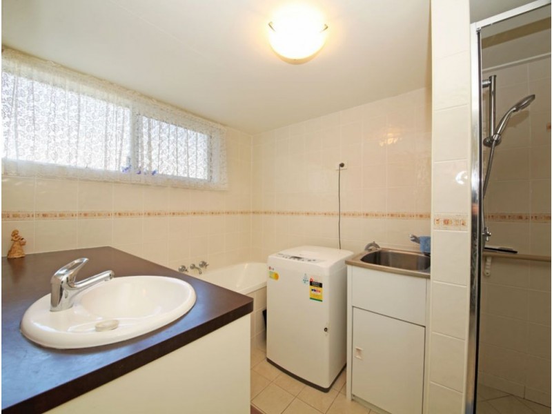 1/17 Bailey Street, Woody Point QLD 4019