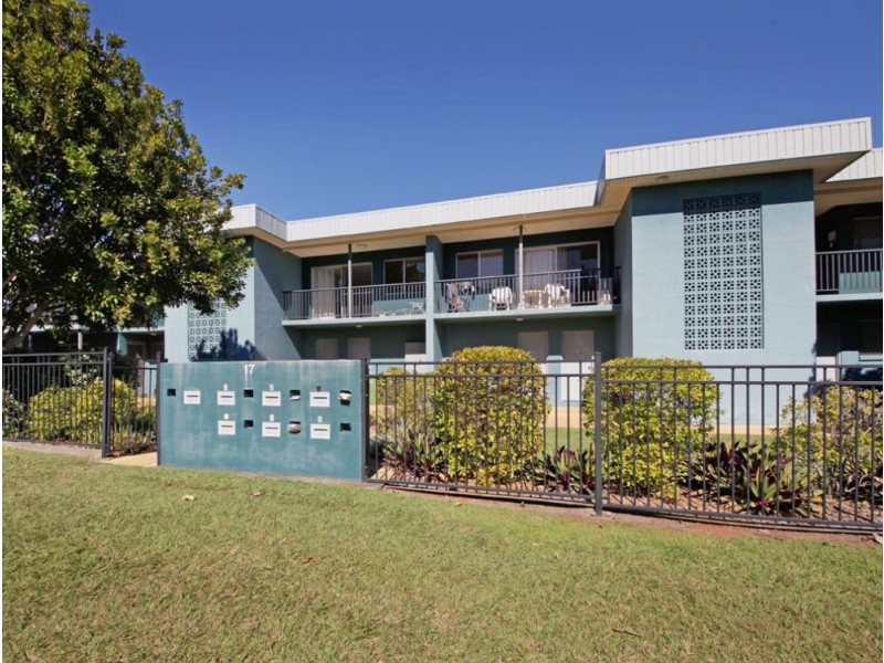 1/17 Bailey Street, Woody Point QLD 4019