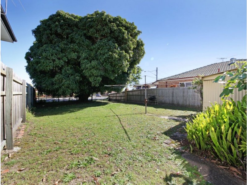 33 Livermore Street, Redcliffe QLD 4020