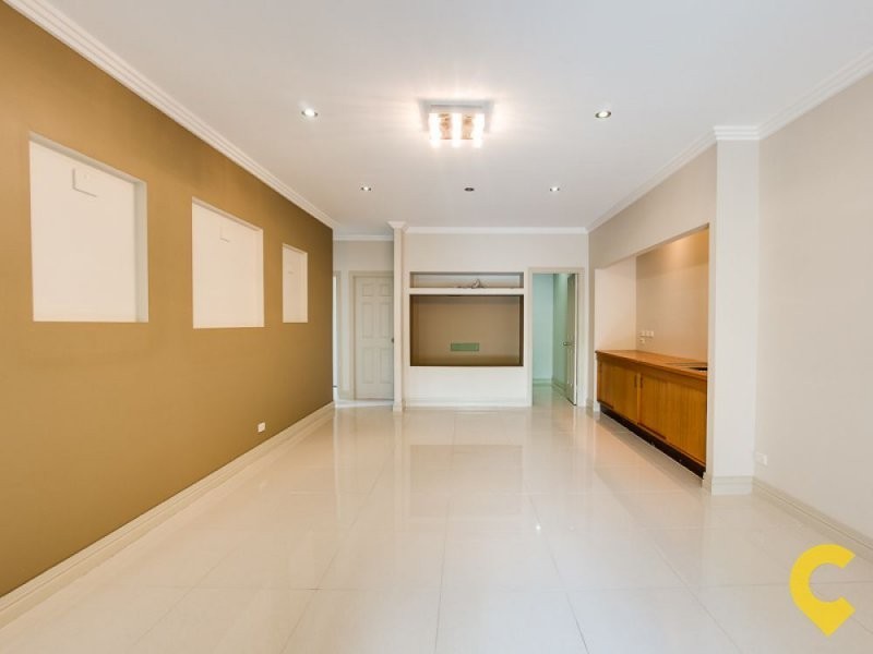 30 Oakmont Street, Rothwell QLD 4022