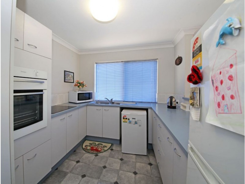 4/162 Prince Edward Pde, Scarborough QLD 4020