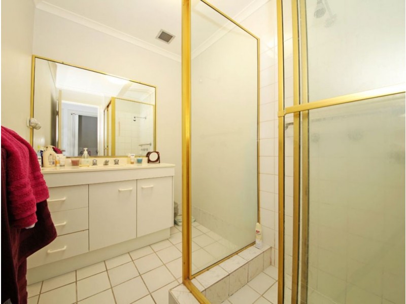 4/162 Prince Edward Pde, Scarborough QLD 4020